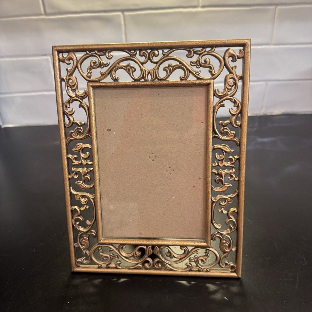 Weston‎ Gallery Brass Metal 9.5x7"  3D Picture Frame Scroll Pattern 4.5x6 Photo